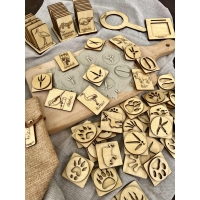 Drewniane stemple "Tropy zwierząt i ich cienie" 33szt.( zwierzęta leśne)