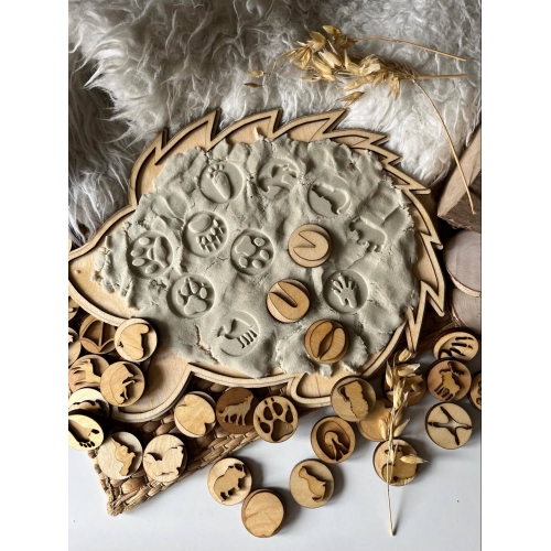 Sensoryczna taca Jeżyk +30 dwustronnych stempli do ciastoliny i piasku kinetycznego